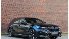 Gebruikt 2025 BMW 550e M Sport Stationwagen | € 99.950 (Eerlijke prijs)