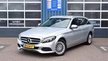 Grijs Occasion 2017 Mercedes C180 Premium Plus Stationwagen | € 18.950 (Eerlijke prijs)