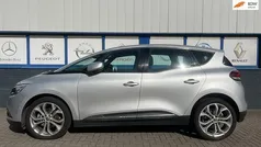 Grijs, metallic lak Gebruikt 2017 Renault Scénic IV Zen MPV | € 14.950 (Eerlijke prijs)