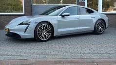 Gebruikt 2022 Porsche Taycan Performance Package Sedan | € 57.950 (Super prijs)