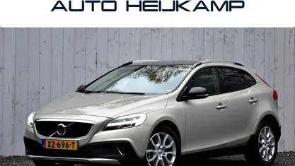 Beige Gebruikt 2019 Volvo V40 Hatchback | € 18.950 (Goede deal)