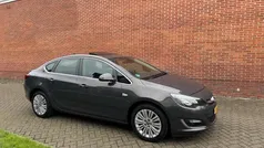 Grijs Gebruikt 2013 Opel Astra Cosmo Sedan | € 7.950 (Eerlijke prijs)