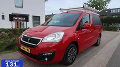 Rood Gebruikt 2017 Peugeot Partner MPV | € 7.750 (Eerlijke prijs)