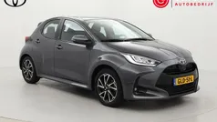 Grijs Gebruikt 2023 Toyota Yaris Hybrid Hatchback | € 23.999 (Eerlijke prijs)