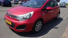 Rood Gebruikt 2012 Kia Rio Comfort Hatchback | € 3.500 (Eerlijke prijs)