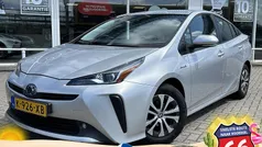 Grijs, metallic lak Gebruikt 2021 Toyota Prius Hatchback | € 25.799 (Eerlijke prijs)