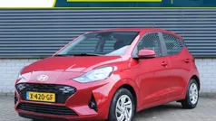 Dragon red (rood metallic) Gebruikt 2024 Hyundai i10 Comfort Hatchback | € 16.735 (Eerlijke prijs)