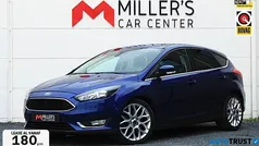 Blauw Gebruikt 2017 Ford Focus Titanium Hatchback | € 9.950 (Eerlijke prijs)