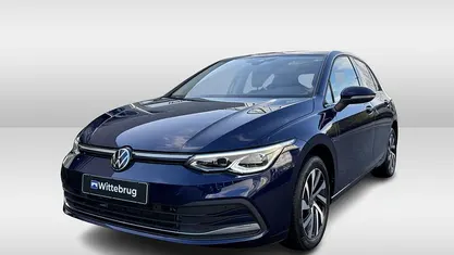 Blauw (metallic) Gebruikt 2022 VW Golf VIII Style Hatchback | € 25.950 (Eerlijke prijs)