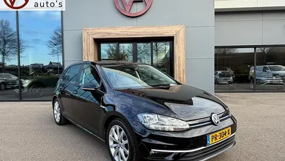Gebruikt 2017 VW Golf VII Highline Hatchback | € 16.945 (Eerlijke prijs)
