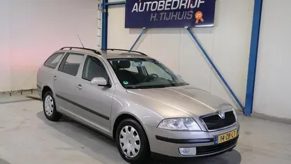 Beige Gebruikt 2008 Skoda Octavia Ambiente Stationwagen | € 1.500 (Goede deal)