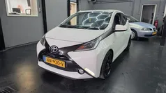 Wit Gebruikt 2017 Toyota Aygo Sport Hatchback | € 7.499 (Eerlijke prijs)