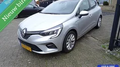 Gebruikt 2021 Renault Clio V Intens Hatchback | € 18.750 (Eerlijke prijs)