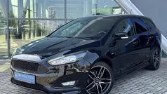 Zwart Gebruikt 2018 Ford Focus ST-Line Stationwagen | € 12.950 (Eerlijke prijs)