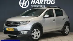 Gebruikt 2014 Dacia Sandero Lauréate Hatchback | € 6.900 (Eerlijke prijs)