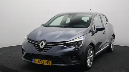 Grijs (metallic) Occasion 2021 Renault Clio V Intens Hatchback | € 12.845 (Eerlijke prijs)