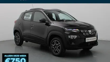 Zwart Gebruikt 2023 Dacia Spring Comfort Plus Hatchback | € 10.990 (Eerlijke prijs)