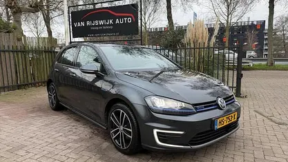 Occasion 2015 VW Golf VII GTE Hatchback | € 7.990 (Goede deal)