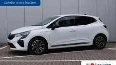 Wit Gebruikt 2023 Renault Clio V Techno Hatchback | € 22.995 (Eerlijke prijs)