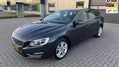 Gebruikt 2015 Volvo V60 R-Design Stationwagen | € 11.999 (Eerlijke prijs)
