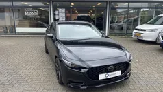 Zwart Gebruikt 2019 Mazda 3 Luxury Sedan | € 23.950 (Eerlijke prijs)