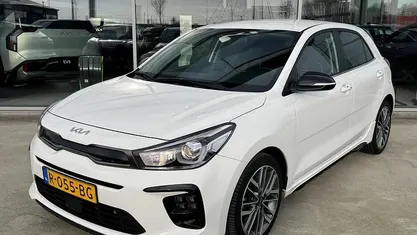Wit Occasion 2022 Kia Rio GT-Line Hatchback | € 19.950 (Eerlijke prijs)