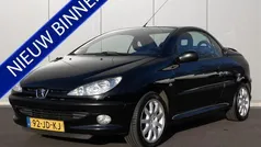 Zwart, metallic lak Gebruikt 2002 Peugeot 206 CC Cabriolet | € 2.245 (Eerlijke prijs)