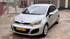 Grijs Gebruikt 2011 Kia Rio Comfort Hatchback | € 3.450 (Eerlijke prijs)
