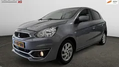 Grijs, metallic lak Gebruikt 2020 Mitsubishi Space Star Active Hatchback | € 10.455 (Eerlijke prijs)