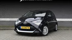 Zwart Gebruikt 2018 Toyota Aygo X-play Hatchback | € 12.945 (Eerlijke prijs)