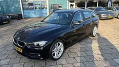 Zwart Gebruikt 2017 BMW 320 Stationwagen | € 14.950 (Goede deal)