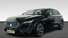 Zwart, metallic lak Gebruikt 2024 Peugeot 308 Allure Hatchback | € 32.445 (Eerlijke prijs)