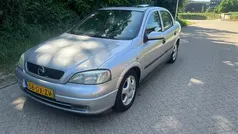 Grijs Gebruikt 2000 Opel Astra Club Sedan | € 999 (Eerlijke prijs)