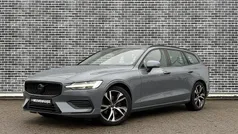 Grijs Gebruikt 2023 Volvo V60 Stationwagen | € 30.694 (Eerlijke prijs)