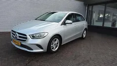 Grijs Gebruikt 2019 Mercedes B180 Premium Plus MPV | € 21.900 (Goede deal)