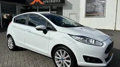 Wit Gebruikt 2016 Ford Fiesta Titanium Hatchback | € 7.940 (Eerlijke prijs)