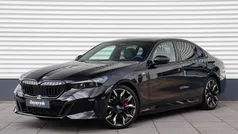 Zwart Gebruikt 2024 BMW 550e M Sport Sedan | € 86.950 (Eerlijke prijs)