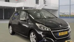 Gebruikt 2019 Peugeot 208 Signature Sky Hatchback | € 10.399 (Super prijs)