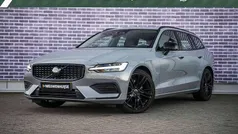 Grijs Gebruikt 2023 Volvo V60 Stationwagen | € 35.899 (Eerlijke prijs)