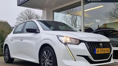 Occasion Peugeot 208 Active 75 PK (55 kW) 2022 Wit Hatchback