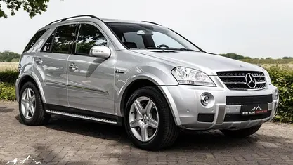 Grijs, metallic lak Gebruikt 2007 Mercedes ML63 AMG AMG SUV | € 29.995 (Eerlijke prijs)