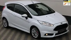Wit, metallic lak Gebruikt 2017 Ford Fiesta ST Hatchback | € 13.945 (Eerlijke prijs)