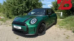, metallic lak Gebruikt 2022 Mini Cooper Classic Hatchback | € 23.950 (Eerlijke prijs)