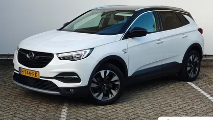 Wit Occasion 2019 Opel Grandland X Edition SUV | € 16.395 (Eerlijke prijs)