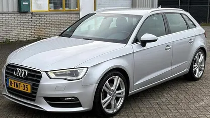 Grijs (metallic) Occasion 2014 Audi A3 Sportback Ambition Hatchback | € 6.995 (Eerlijke prijs)