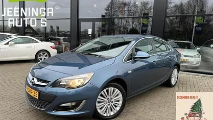 Blauw Gebruikt 2013 Opel Astra Cosmo Sedan | € 6.244 (Eerlijke prijs)