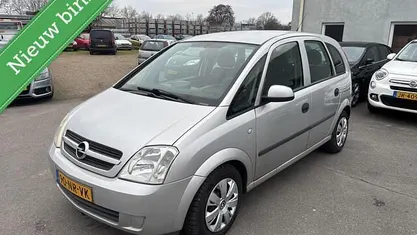 Gebruikt 2004 Opel Meriva Cosmo MPV | € 899 (Eerlijke prijs)