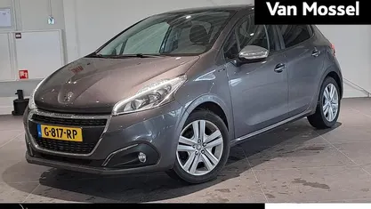 Grijs Gebruikt 2019 Peugeot 208 Signature Sky Hatchback | € 10.840 (Eerlijke prijs)