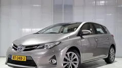 Bruin Gebruikt 2014 Toyota Auris Hybrid Hatchback | € 12.749 (Eerlijke prijs)