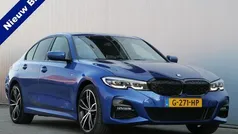 Blauw Gebruikt 2019 BMW 330 Executive Sedan | € 29.950 (Eerlijke prijs)